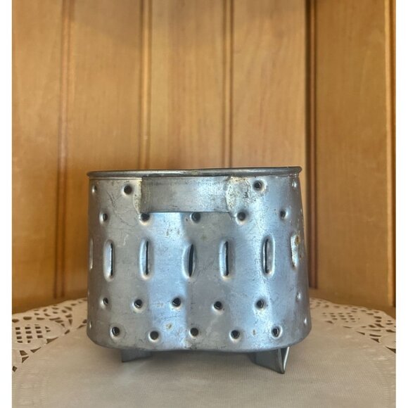 Antique Tin Heart Cheese Mold Strainer Folk Art Primitive Footed Kitchen Decor - Picture 6 of 7